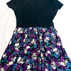 Hot Topic Women’s Black Floral & Skull Print Skater Dress